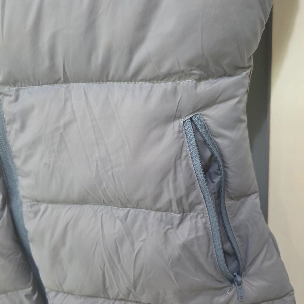 AYBL Women’s Blue Puffer Vest – Size M – Lightweight Quilted Outerwear - Picture 5 of 9